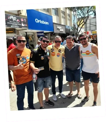 Alan Mansur com apoiadores em 2016