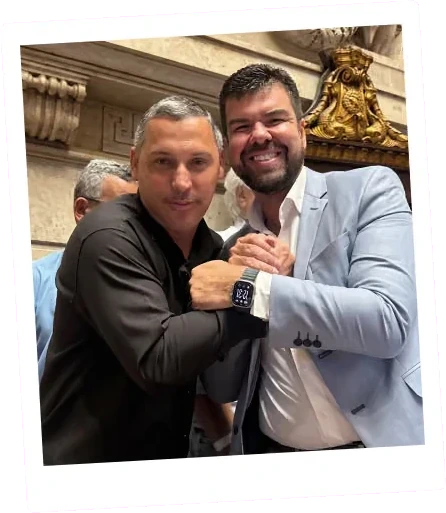 Alan Mansur ao lado de Welberth Rezende
